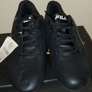 I sale one sneakers Fila for men and teenagers for casual use it or workout.